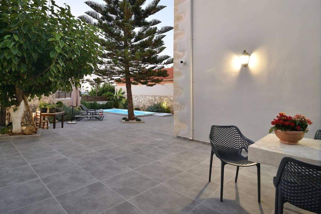 Villa Christini A Luxury Villa With Amazing Views Tzitzifes ภายนอก รูปภาพ